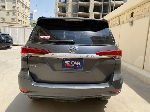 Car image 6