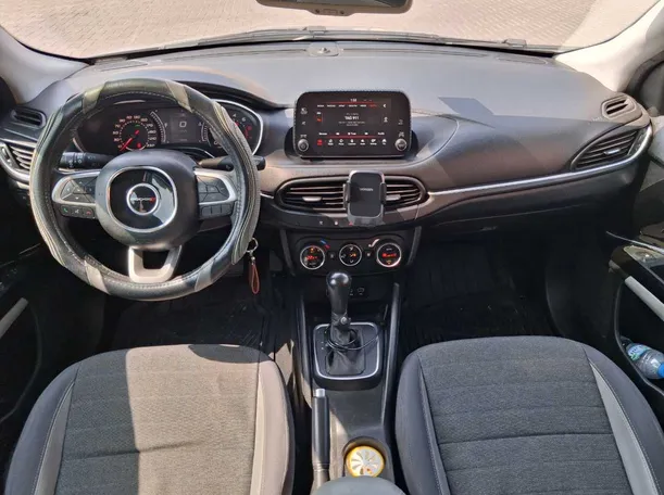 Car image 16