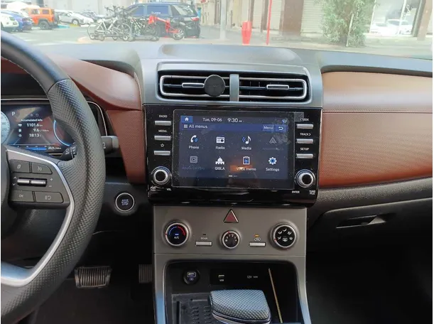 Car image 17