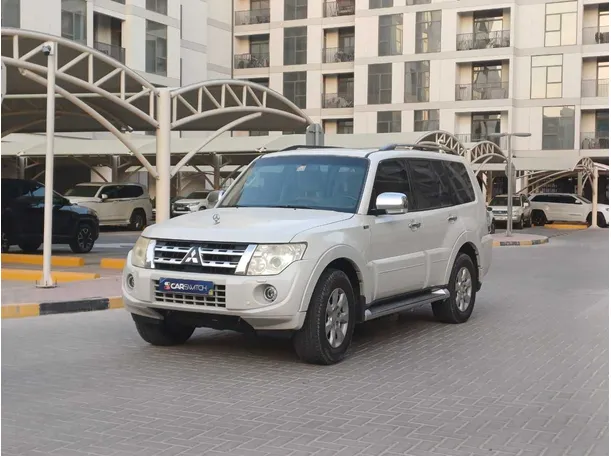 2014 Mitsubishi Pajero in UAE