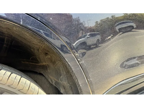 Car image 32