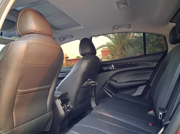 Car image 13