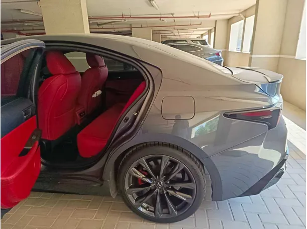 Car image 15