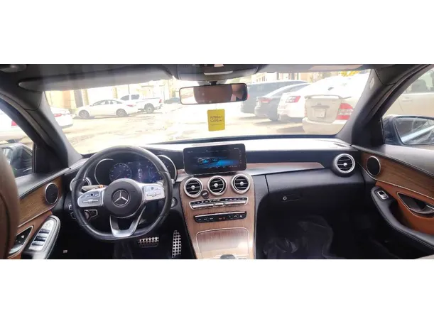 Car image 12