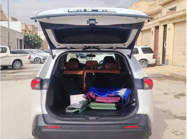 Car image 22