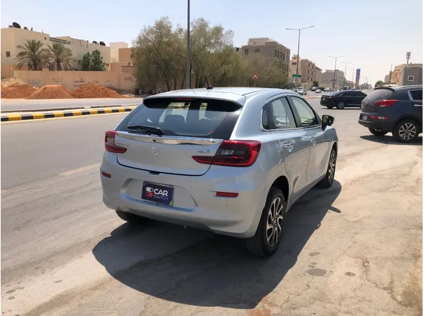 Car image 5
