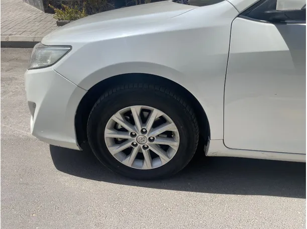 Car image 9