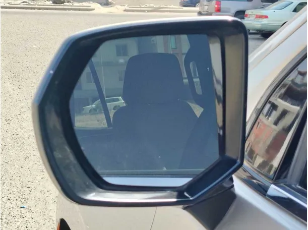 Car image 27