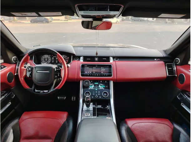 Car image 19