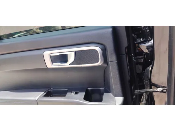 Car image 27