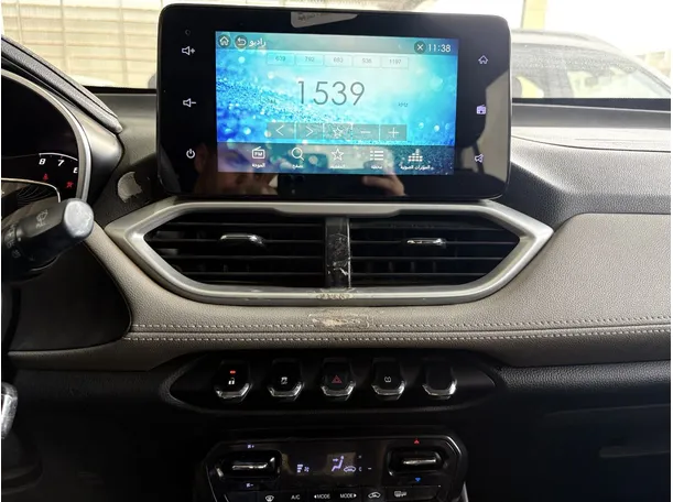 Car image 12