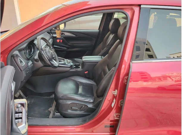 Car image 13