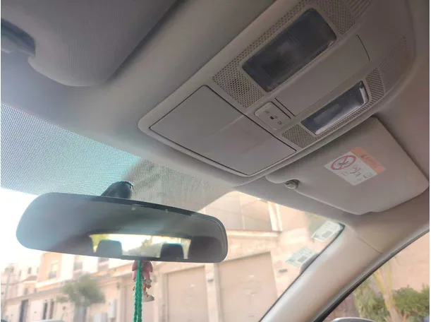 Car image 33