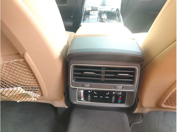 Car image 37