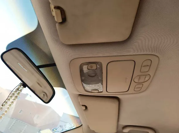 Car image 23