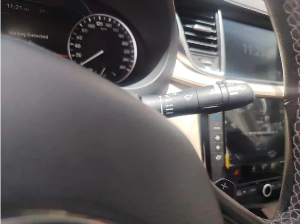 Car image 30