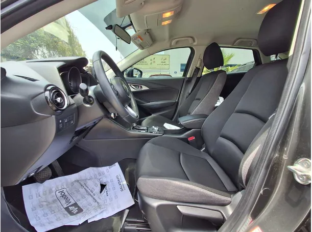 Car image 12