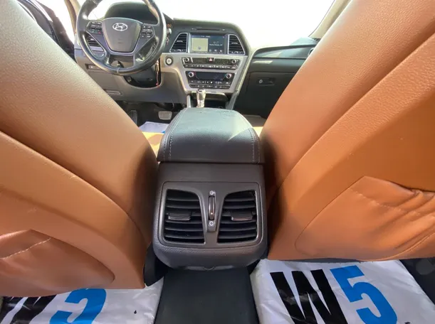 Car image 23