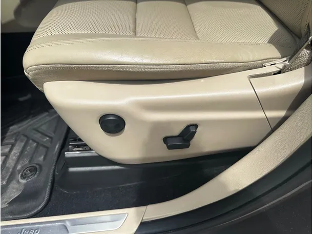 Car image 29