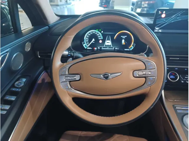 Car image 16