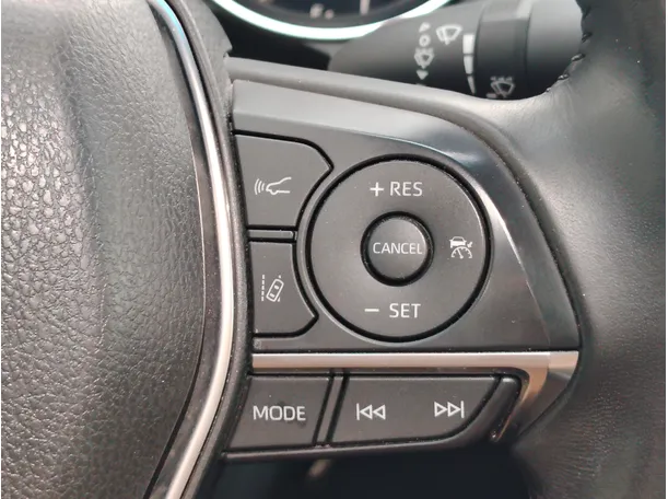 Car image 30