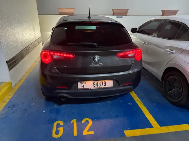 Car image 5
