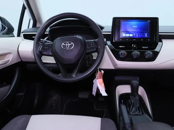 Car image 15