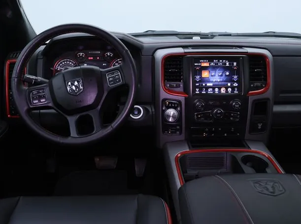 Car image 15