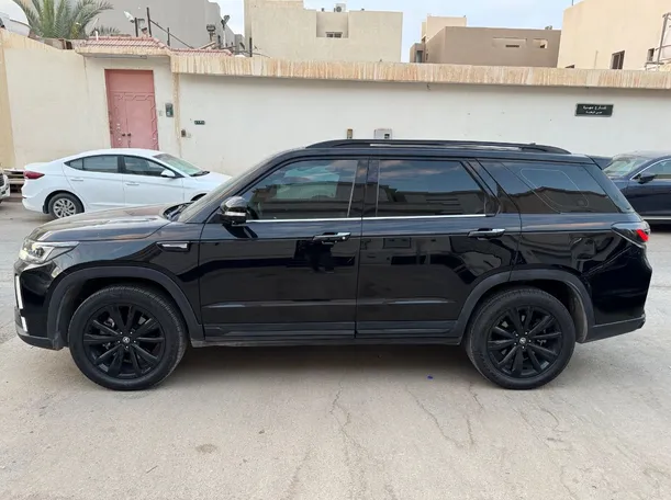 Car image 8