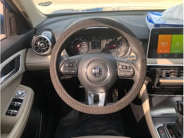 Car image 18