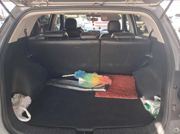 Car image 20