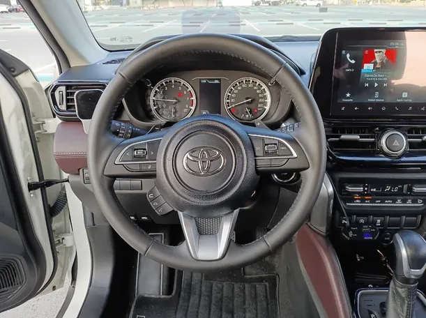 Car image 17