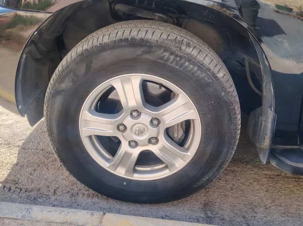 Car image 10
