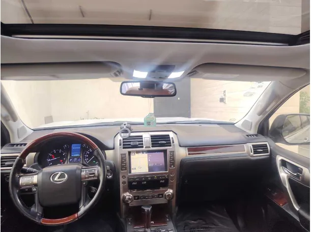 Car image 20
