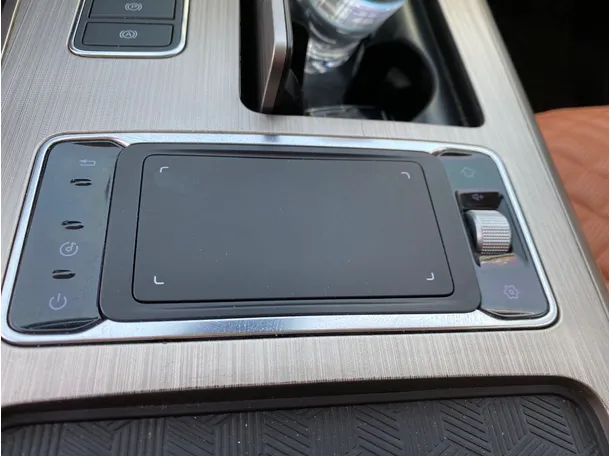 Car image 23