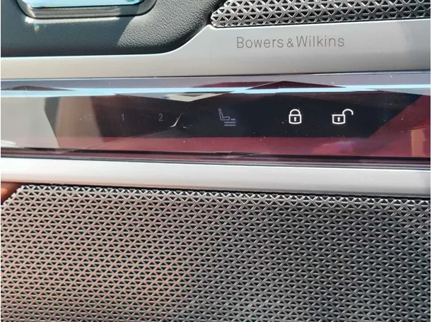 Car image 29