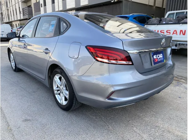 Car image 7