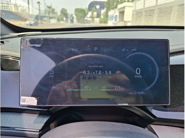 Car image 18