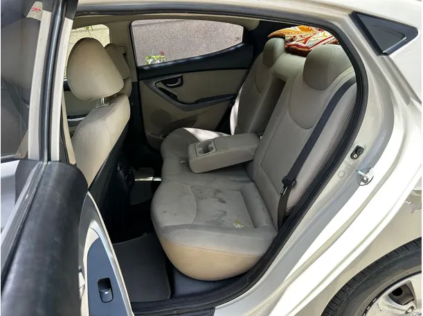 Car image 15