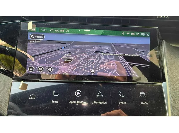 Car image 18