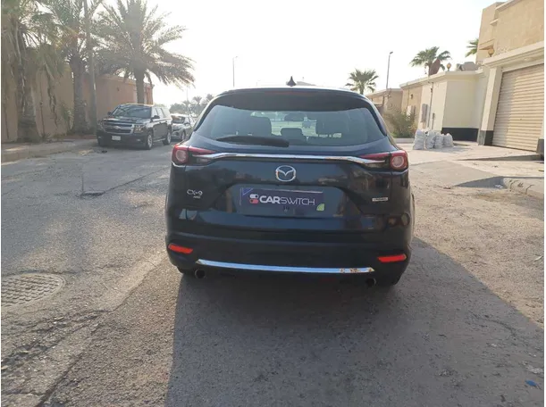 Car image 6