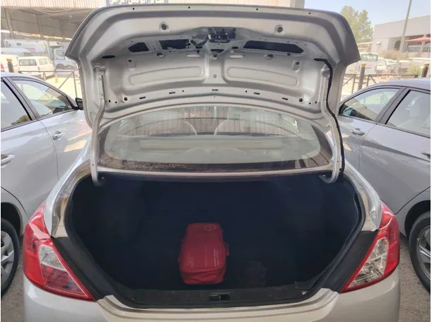 Car image 25