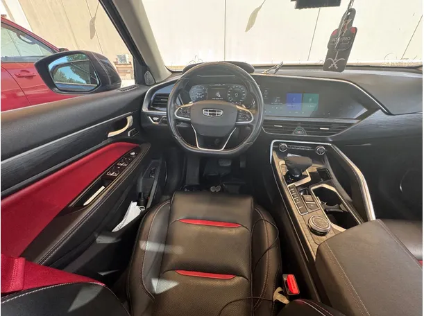 Car image 16