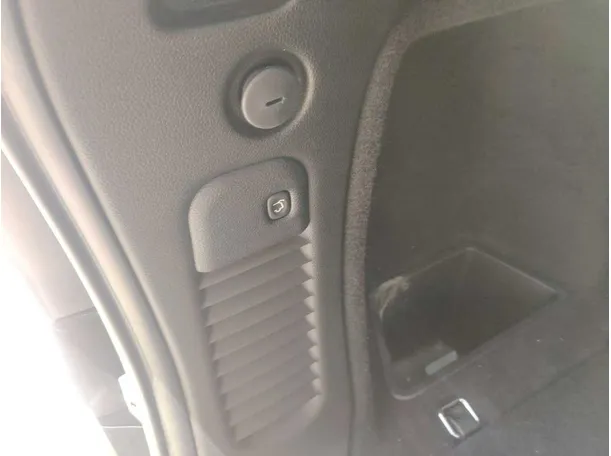Car image 42