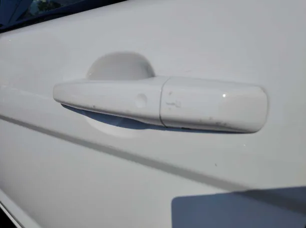 Car image 28
