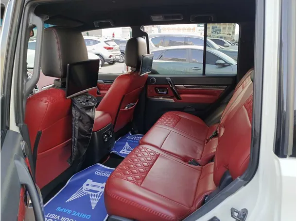Car image 13