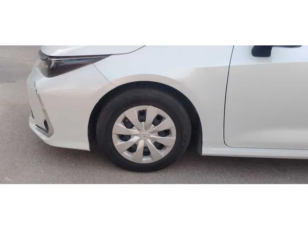 Car image 10