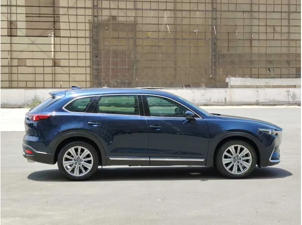 Car image 4