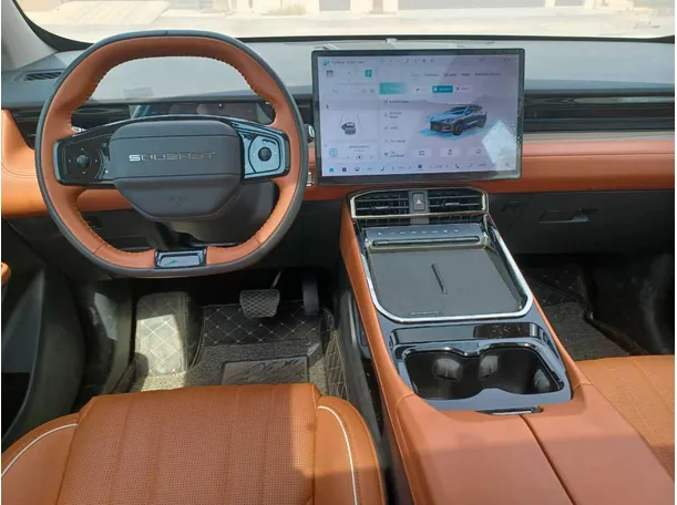 Car image 16