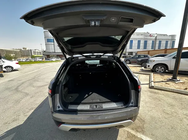 Car image 22